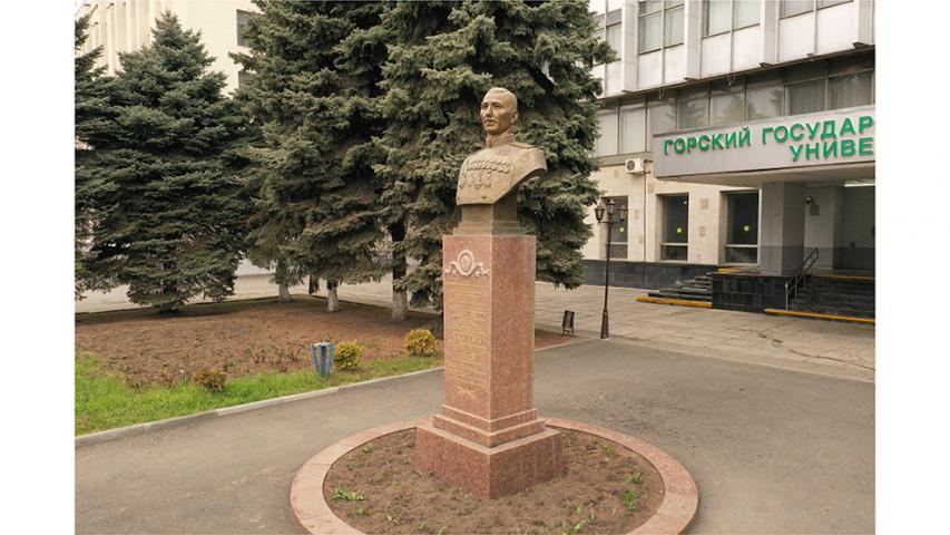 Бюст генерала И. А. Плиева